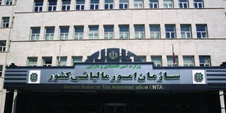 کارمندان چند برابر مشاغل و اصناف مالیات می دهند؟ | مالیات ۵۰ درصد از مشاغل صفر است