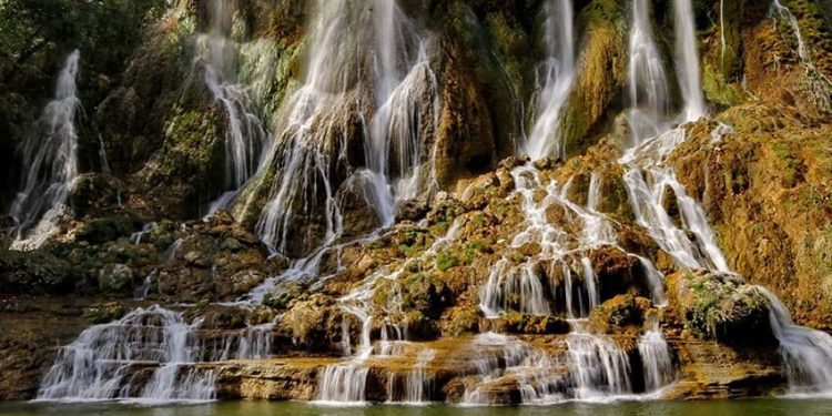 بلندترین آبشار خاورمیانه در ایران/ عکس