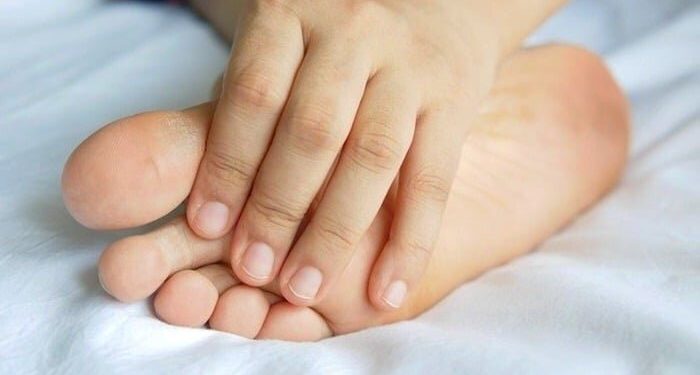 خارش پا در شب نشانه چیست؟