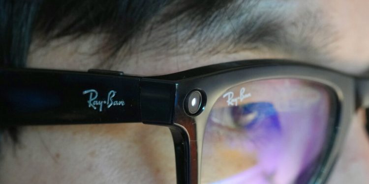 اپل ظاهراً عینک هوشمند جدیدی برای رقابت با عینک‌های ری‌بن متا می‌سازد
