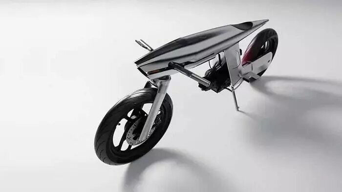 این موتور طراحی منحصر به فردی دارد | رونمایی از عجیب‌ترین موتورسیکلت جهان