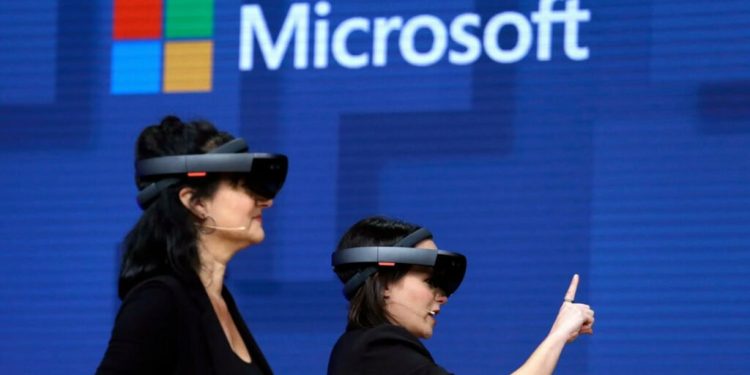 مایکروسافت تولید هدست هولولنز ۲ را متوقف کرد