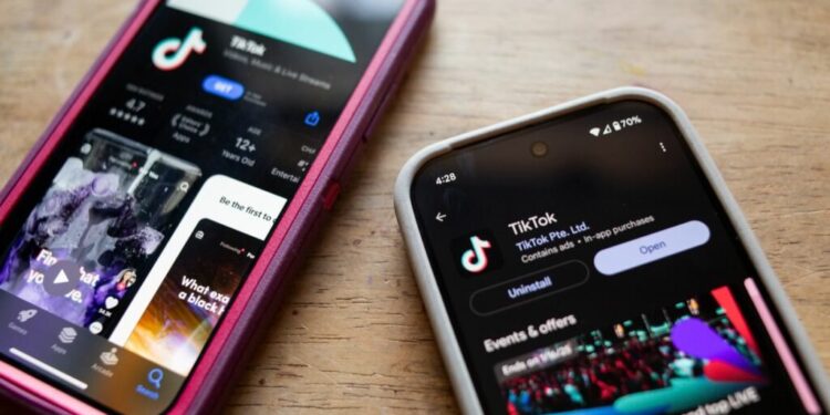 بیانیه اپل درباره حذف تیکتاک از اپ استور آمریکا: مطابق قانون عمل کردیم