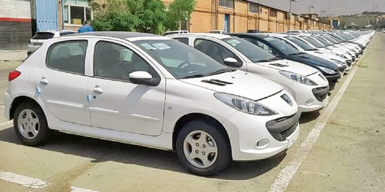 پول‌های بلوکه شده خودروهای وارداتی آزاد شد