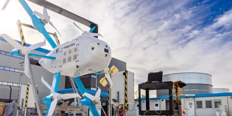 آمازون بهزودی تحویل کالا با پهپاد را در بریتانیا آغاز میکند